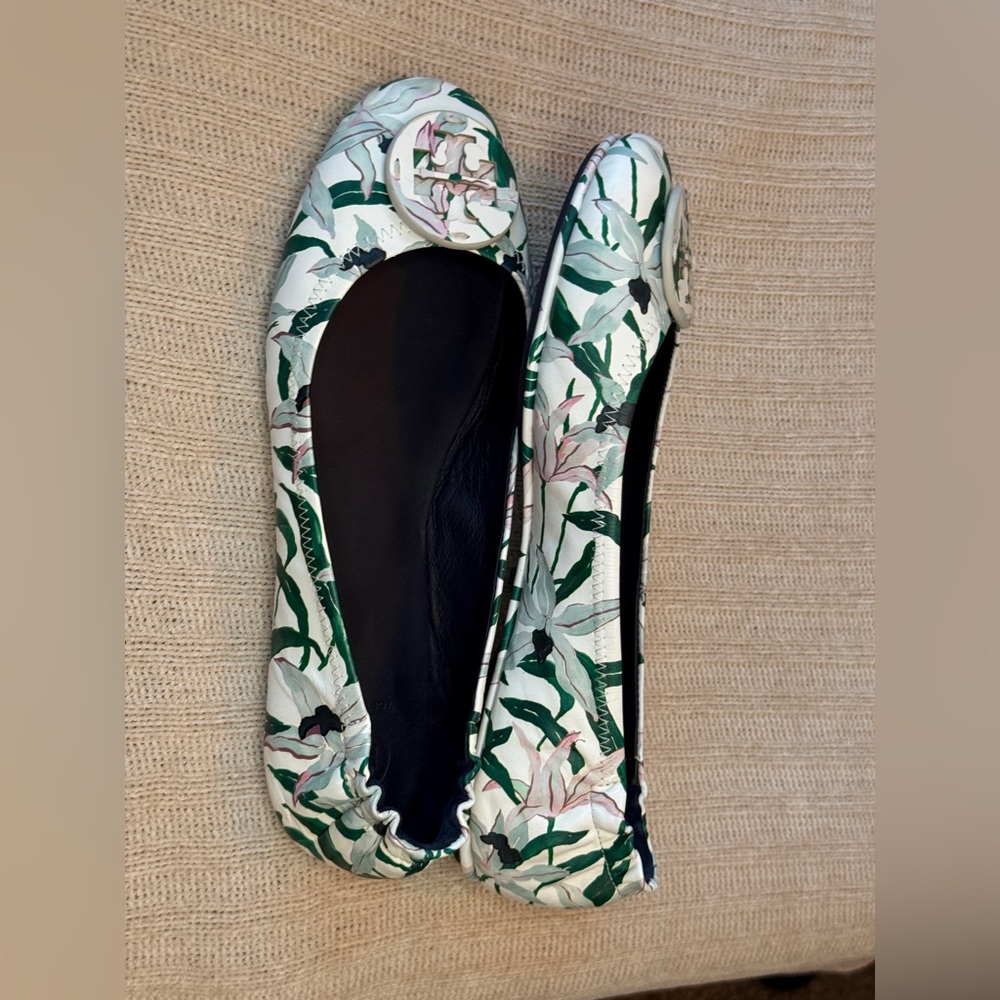 Tory Burch Women's Floral Flats - Ivory Desert White, and Green - Picture 5 of 10